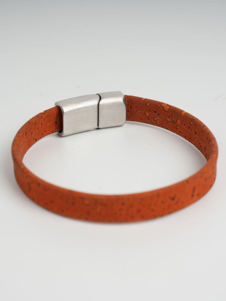 Cork Men’s Stellar bracelet with a magnetic clasp